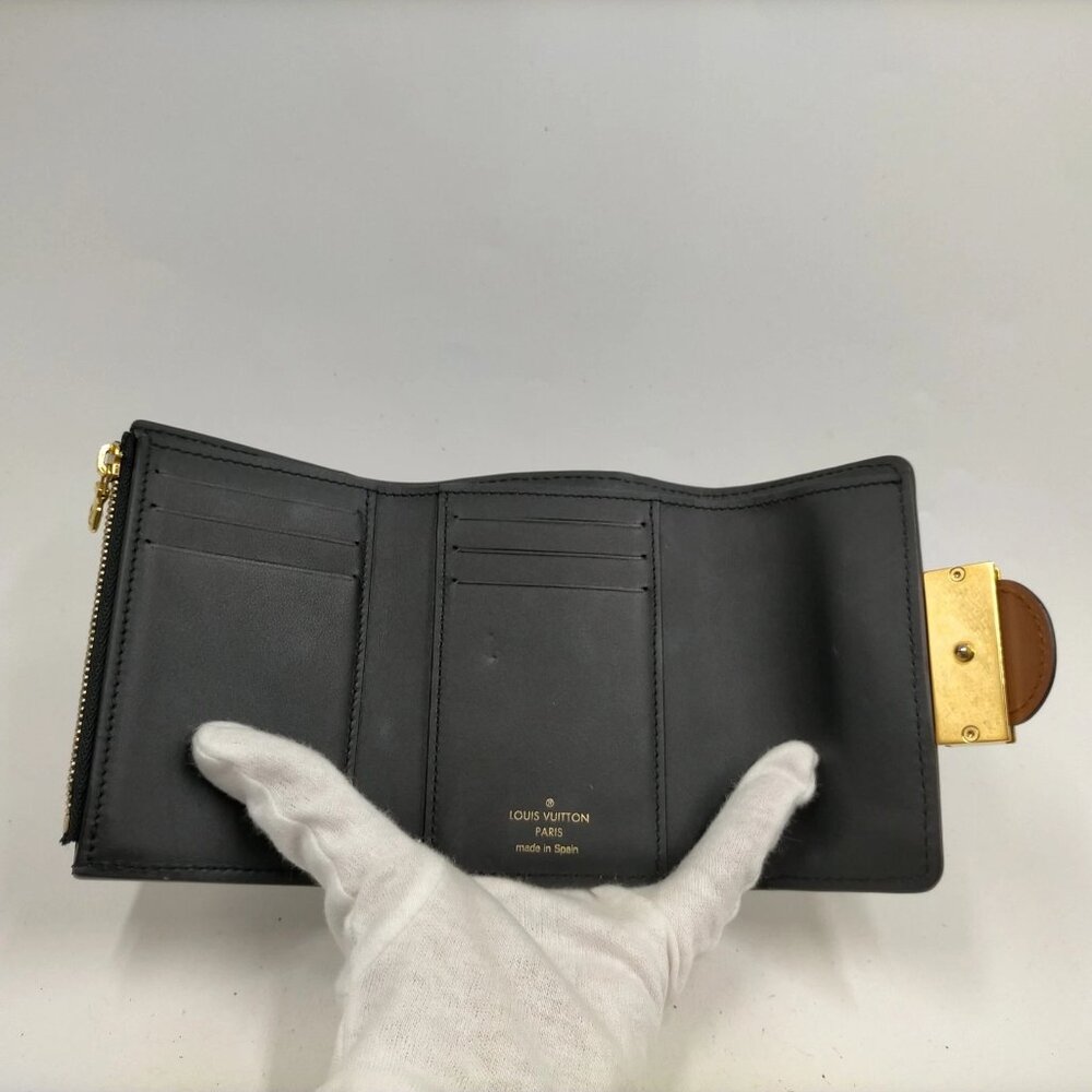 Authentic Louis Vuitton Brown Monogram Wallet mn465-021526 - Picture 5 of 9